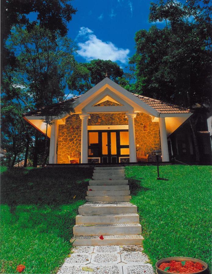 Hotel Treetop Thekkady Esterno foto